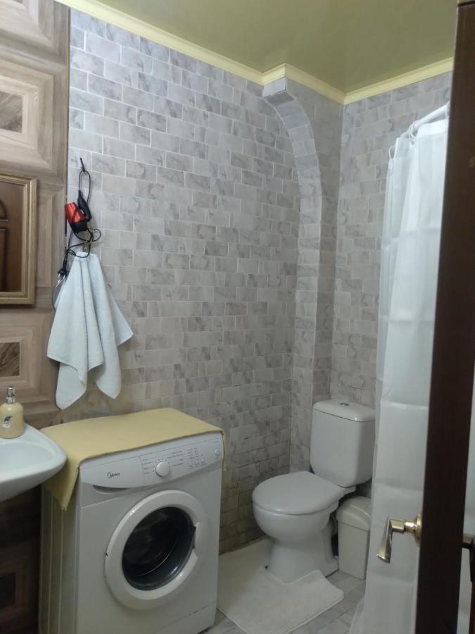 Apartment On Dzhonua Street Suchumi Zewnętrze zdjęcie