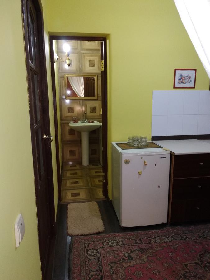 Apartment On Dzhonua Street Suchumi Zewnętrze zdjęcie