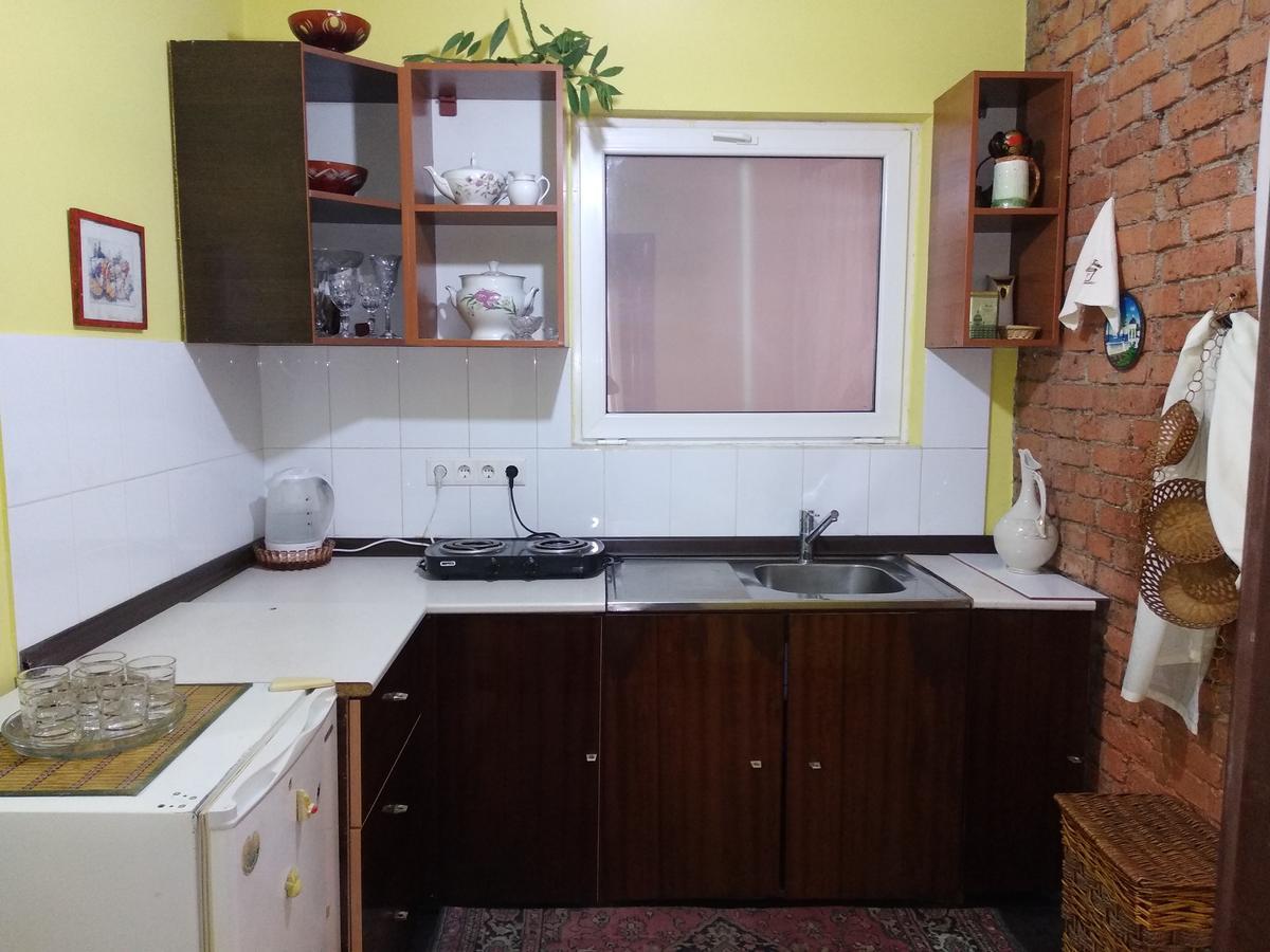 Apartment On Dzhonua Street Suchumi Zewnętrze zdjęcie