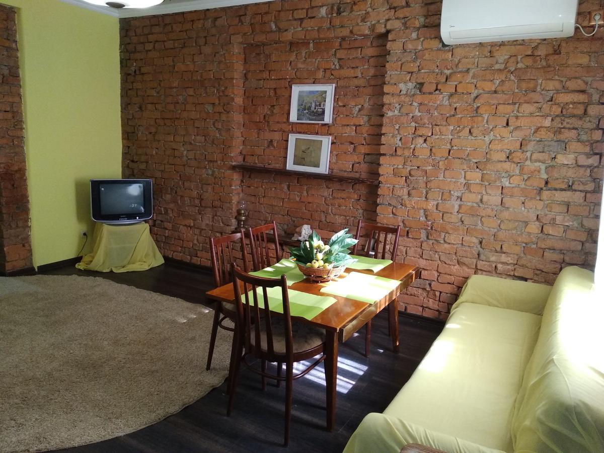 Apartment On Dzhonua Street Suchumi Zewnętrze zdjęcie