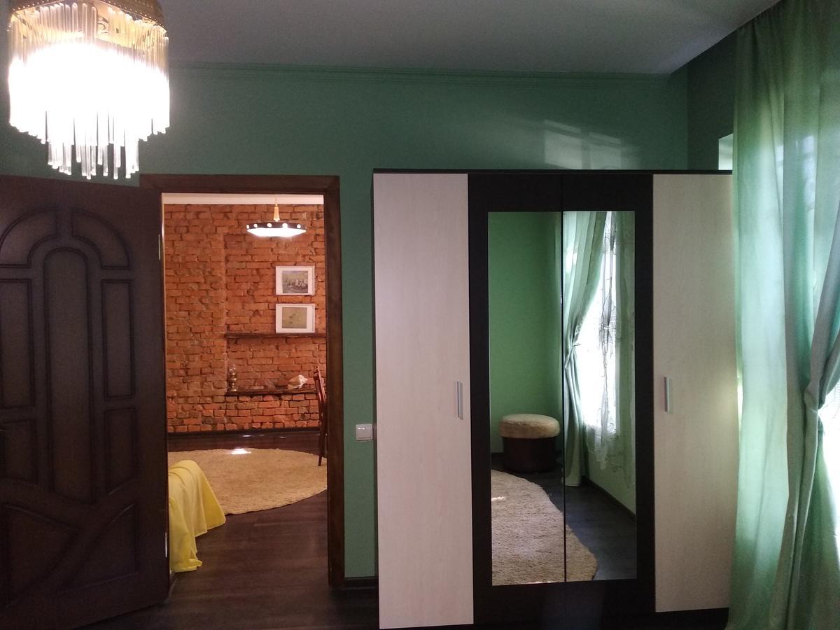 Apartment On Dzhonua Street Suchumi Zewnętrze zdjęcie