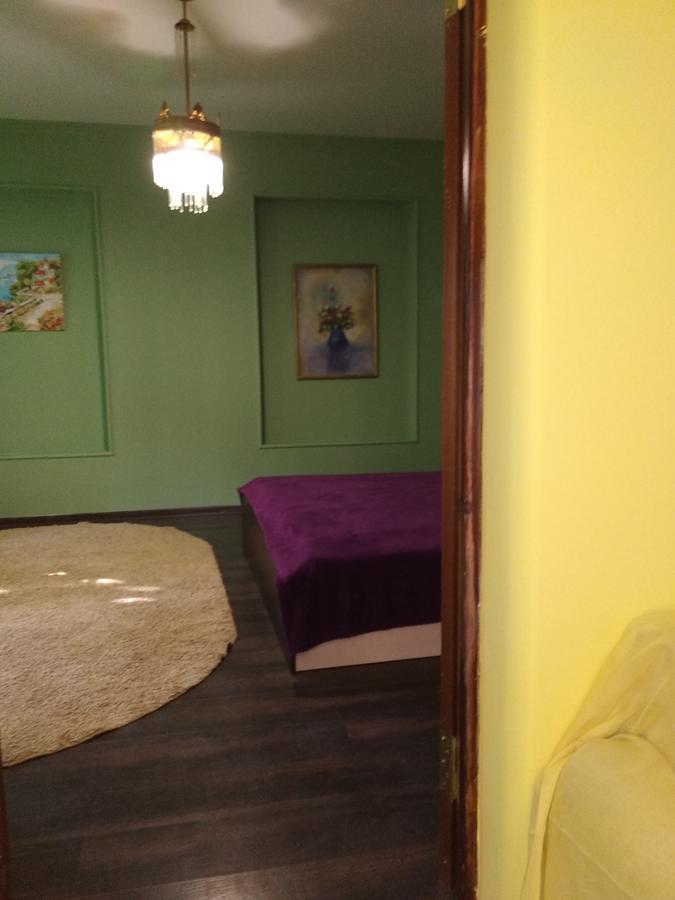 Apartment On Dzhonua Street Suchumi Zewnętrze zdjęcie